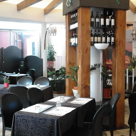 Star מונטרוטונדו