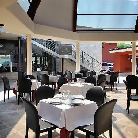 Star מלון מונטרוטונדו